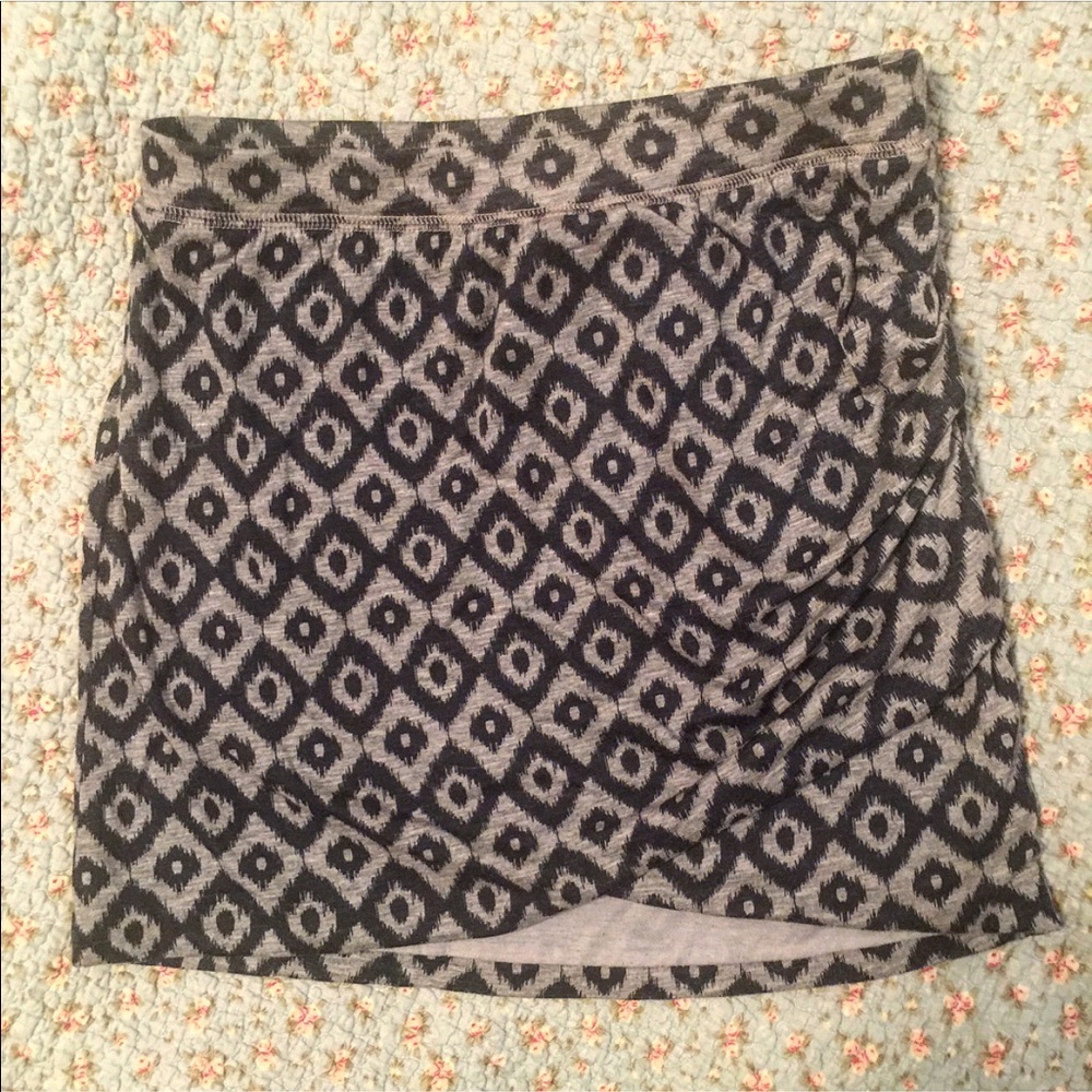 Gap Grey & Navy Tribal Print Mini Wrap Skirt XS